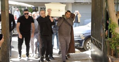 وصول جثمان زوجة فريد شوقي مسجد الكواكبي لأداء صلاة الجنازة
