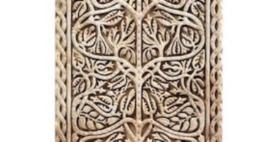 مزاد الفنون الإسلامية.. بيع لوحة من الرخام الأموي المنحوت