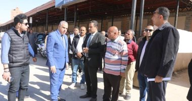 محافظ سوهاج يتفقد مواقف دار السلام وساقلتة بمدينة ناصر