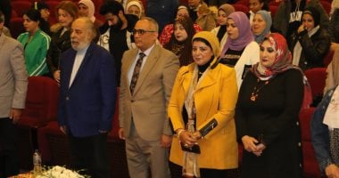 عمرو البسيوني يفتتح أولى ليالى عرض "الدر المكنون" على مسرح السامر