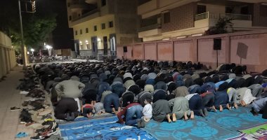 أجواء روحانية فى صلاة التراويح من مسجد الرحمن بالأقصر.. فيديو