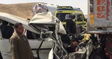 إصابة 16 شخصا فى حادث تصادم سيارة ميكروباص مع عربة كارو بالوادى الجديد