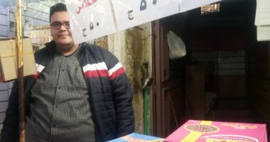 شقيقان يبيعان حلويات رمضان بأسعار مخفضة فى دمياط.. فيديو وصور
