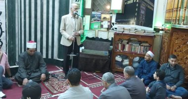 تنظيم ندوات بالمساجد فى سوهاج لتعريف المواطنين بخطورة الأمية.. صور