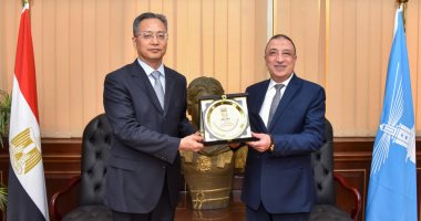 محافظ الإسكندرية يستقبل وفدا من نواب مدينة جينتشنغ الصينية لبحث التعاون