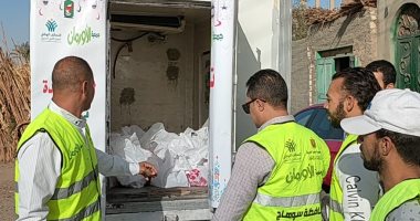 التحالف الوطنى: توزيع 8000 كرتونة مواد غذائية داخل 90 قرية بسوهاج..صور