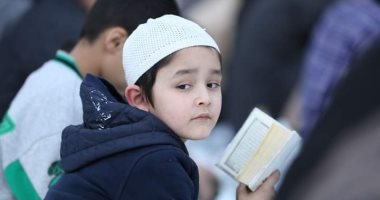 الأطفال يملأون صحن الجامع الأزهر وباحاته فى العشر الأواخر من رمضان.. صور