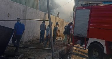 السيطرة على حريق بمصنع زيوت بالقنطرة شرق في الإسماعيلية.. صور