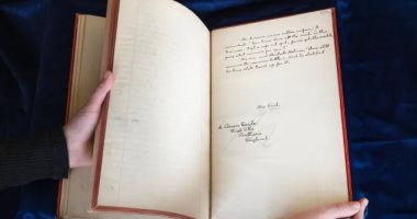 مخطوطة شرلوك هولمز للبيع فى مزاد سوثبى مقابل 1.2 مليون دولار