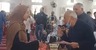 تكريم 400 من حفظة القرآن الكريم بقرية أبشان فى كفر الشيخ.. فيديو