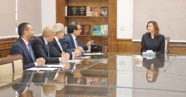 وزيرة الثقافة تلتقى مجلس إدارة اتحاد الناشرين المصريين لبحث سبل التعاون