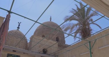 "مملكة الدراويش" يعرض تقريرا عن مسجد عمر بن الفارض