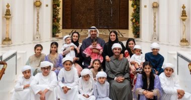 فى أول أيام العيد.. محمد بن زايد يلتقط صورة مع أبنائه وأحفاده 