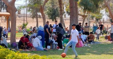 إقبال كبير على حدائق القناطر الخيرية فى ثالث أيام عيد الفطر المبارك.. صور