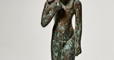 شاهد قطعة آثار مصرية تم بيعها فى مزاد عالمى بنيويورك