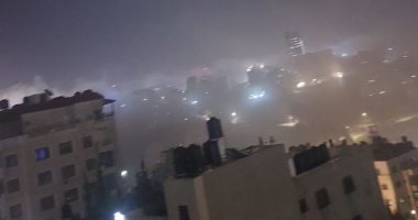 لقطات تظهر سقوط واعتراض صواريخ في أجواء رام الله بالضفة الغربية