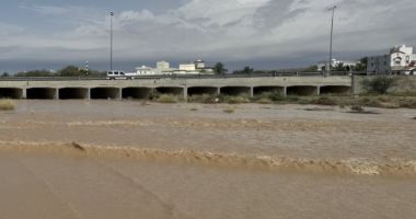 الأمطار الغزيرة بسلطنة عمان تتسبب فى فيضان عدد من السدود 