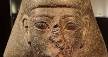الشرطة الإسبانية تضبط تاجر آثار بحوزته منحوتة مصرية مسروقة