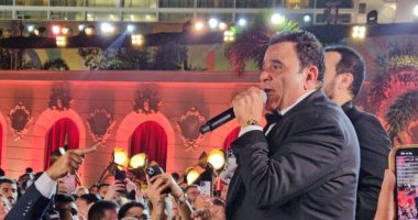 محمد فؤاد يغنى "يا أصلى" و"كامننا" فى حفل زفاف نجله