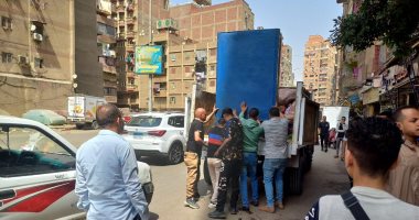 محافظة الجيزة ترفع إشغالات المحال بشارع حسين مهران استجابة للمواطنين