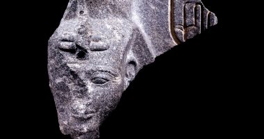 صحيفة فرنسية تبرز عودة رأس الملك رمسيس الثاني المسروقة إلى مصر