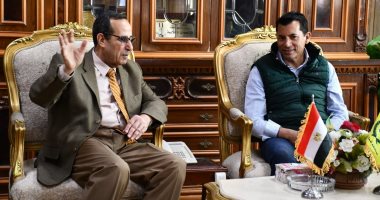 وزير الشباب والرياضة يلتقى محافظ شمال سيناء