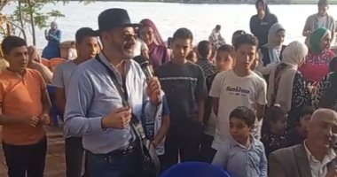 اللمة حلوة على ضفاف نهر النيل بدسوق.. فرقة إسكندرية 90 تجذب الجمهور (فيديو)