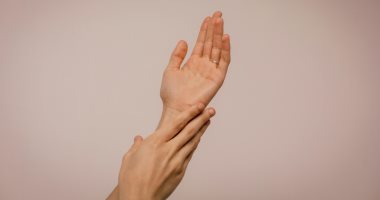 7 نصائح لحماية اليدين من الاسمرار خلال فصل الصيف