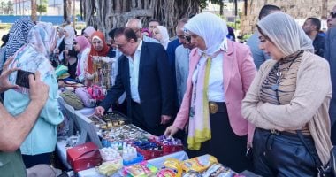 محافظ الإسكندرية يفتتح معرض الأسر المنتجة للمشغولات اليدوية