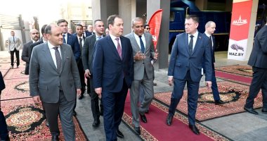 وزير الصناعة يرافق رئيس الوزراء البيلاروسى خلال جولة بالشركة الدولية للصناعات