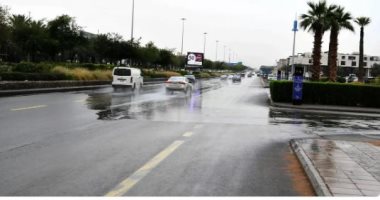 أمطار رعدية غزيرة ..تعليق الدراسة بالرياض وعدد من المناطق بالسعودية