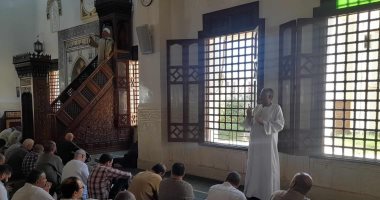 قبلة الصم والبكم.. خطبة الجمعة بلغة الإشارة داخل مسجد بقنا.. فيديو