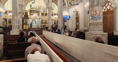 قيادات الأقصر يهنئون الأقباط بعيد القيامة فى كنيسة العذراء مريم.. فيديو