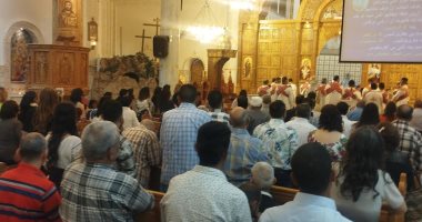 صلوات قداس عيد القيامة المجيد من كاتدرائية يسوع الملك فى المنيا.. فيديو