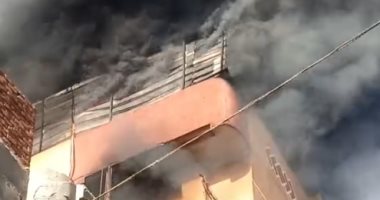 إصابة شخصين في حريق بمصنع شحن سيارات بالفيوم