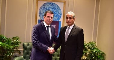 وزير العمل يلتقى وزير الهجرة اليوناني لبحث إرسال عمالة مصرية إلى أثينا