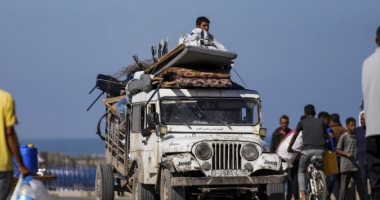 أسوشيتدبرس: عشرات الآلاف يفرون من الفوضى والذعر فى رفح الفلسطينية