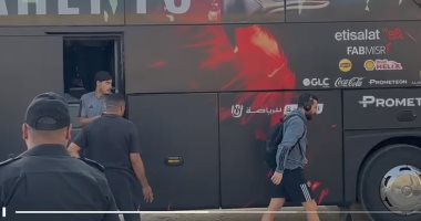 حافلة الأهلي تصل استاد غزل المحلة قبل مواجهة البلدية فى الدوري