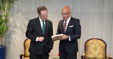 رئيس جامعة عين شمس يستقبل السفير البريطانى بالقاهرة لبحث تعزيز التعاون