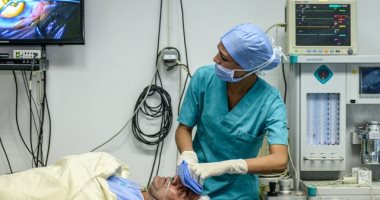 الكشف الطبى على 39 ألف مريض عيون فى قرى أسوان 