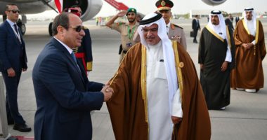 الرئيس السيسى يصل البحرين ويلتقى الملك حمد بن عيسى ويعقد لقاءات غدًا.. فيديو