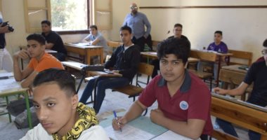 13 ألف طالب يؤدون امتحانات الشهادة الإعدادية ببورسعيد والمحافظ يتابع.. فيديو