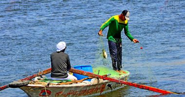 "الخير كتير والرزق على الله".. رحلة صيادى السمك فى نهر النيل