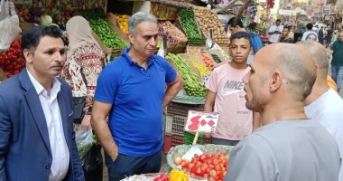 رئيس جهاز حماية المستهلك يقود حملة رقابية على الأسواق بالجيزة.. صور