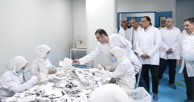 رئيس الوزراء يتفقد مصنع "كرمان السورى" للصناعات الدوائية بالمنطقة الصناعية ببياض العرب
