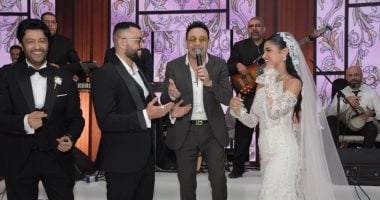 مصطفى قمر يتألق بأغانيه في حفل زفاف ابنة سامح يسري.. صور