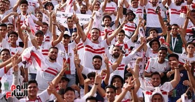 جماهير الزمالك تحتفل باللاعبين بعد الفوز على بيراميدز وتطالبهم بالتتويج بالسوبر