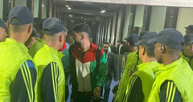 ياسر حمد يرتدى علم فلسطين بعد التتويج بالكونفدرالية