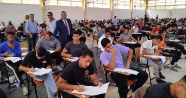 عميد تربية رياضية الإسكندرية يتفقد لجان الامتحانات ويشدد على توفير سبل الراحة للطلاب 