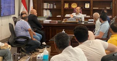 رئيس جهاز القاهرة الجديدة يجتمع بسكان حى الأندلس بالتجمع الثالث لبحث مطالبهم